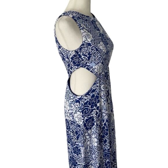 Blue and white Floral maxi with side cutouts size size small - Picture 2 of 10